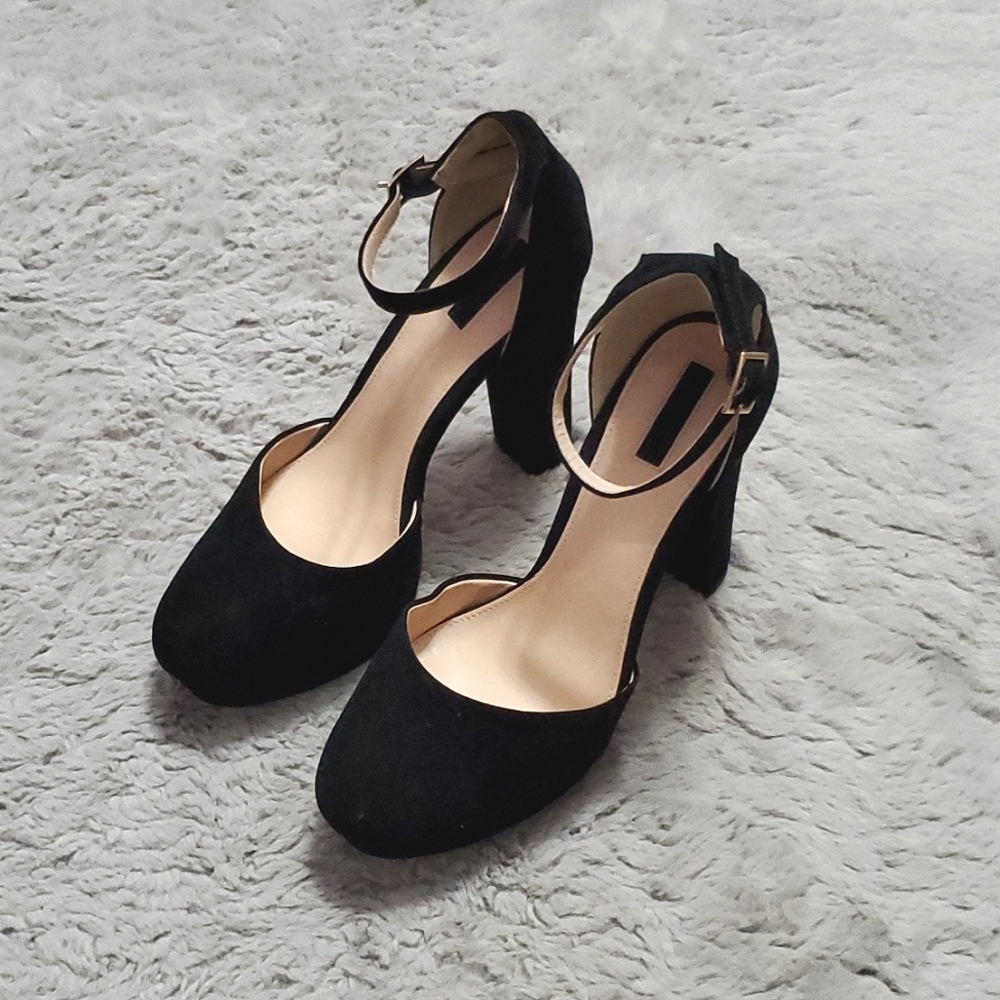 Black velvet block heels pumps size 9